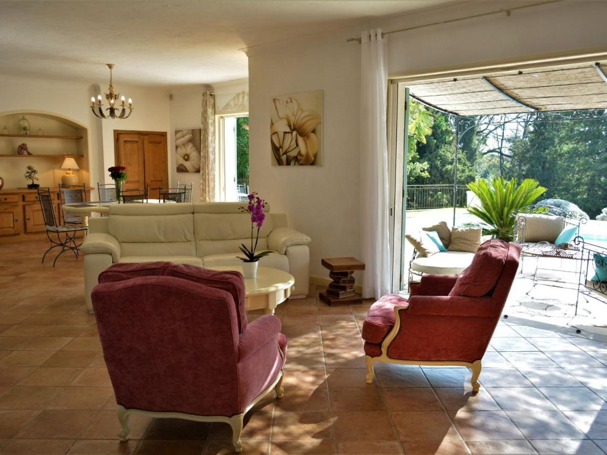 Peaceful Villa In Saint Paul De Vence With Pool Esterno foto